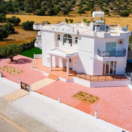 Varvara's Αγία Νάπα